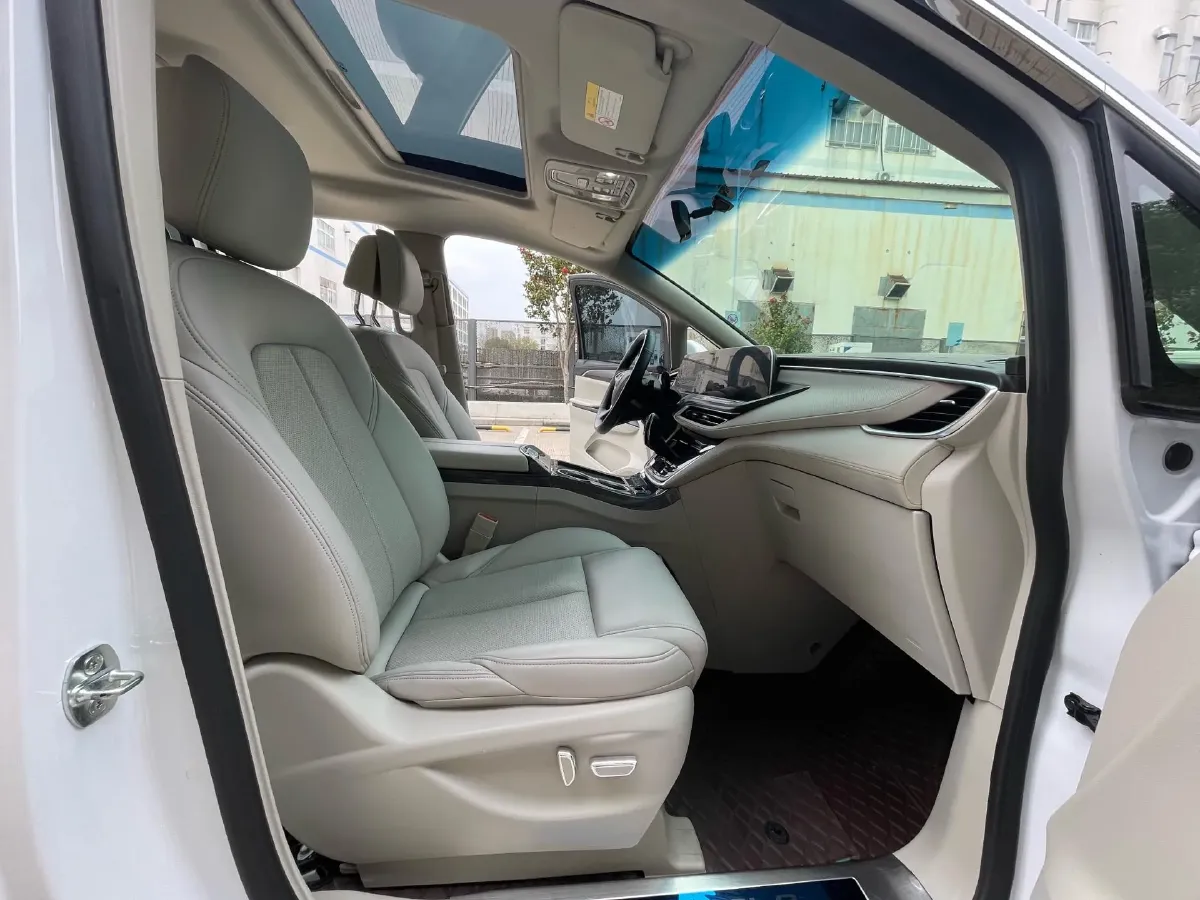 2022 Buick GL8 2.0T 237HP L4 9AT,autocango,china used car exporter,china ev exporter,chinese used car exporter,chinese used ev exporter