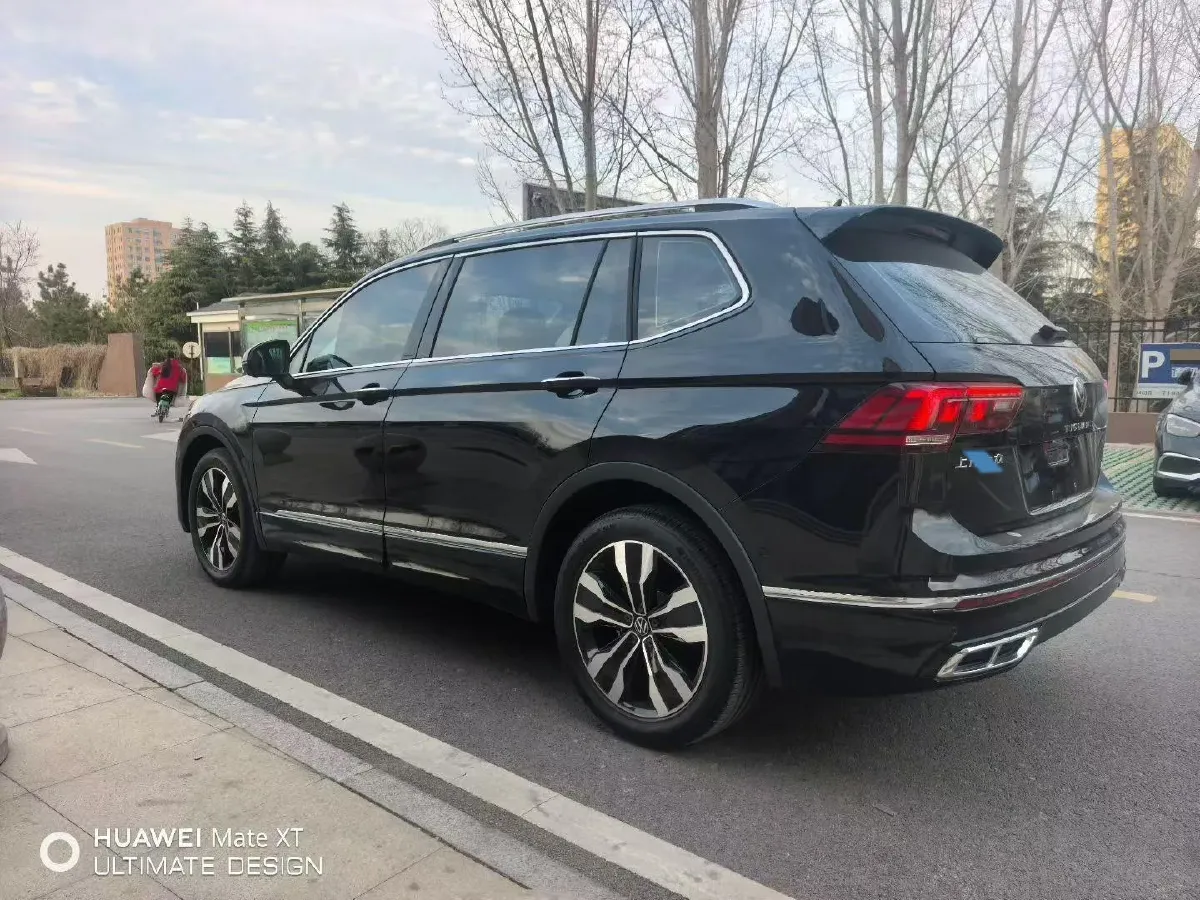 2025 Volkswagen Tiguan L 2.0T 186HP L4 7DCT,autocango,china used car exporter,china ev exporter,chinese used car exporter,chinese used ev exporter