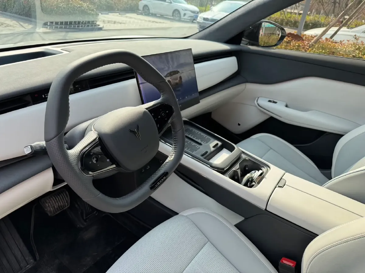 2024 Voyah ZhiYin BEV 109KWH,autocango,china used car exporter,china ev exporter,chinese used car exporter,chinese used ev exporter