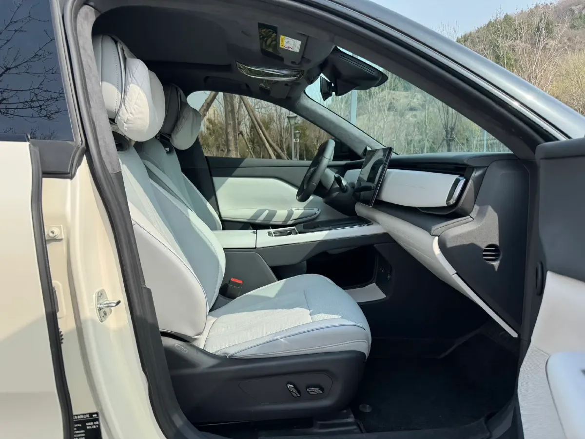 2024 Voyah ZhiYin BEV 109KWH,autocango,china used car exporter,china ev exporter,chinese used car exporter,chinese used ev exporter