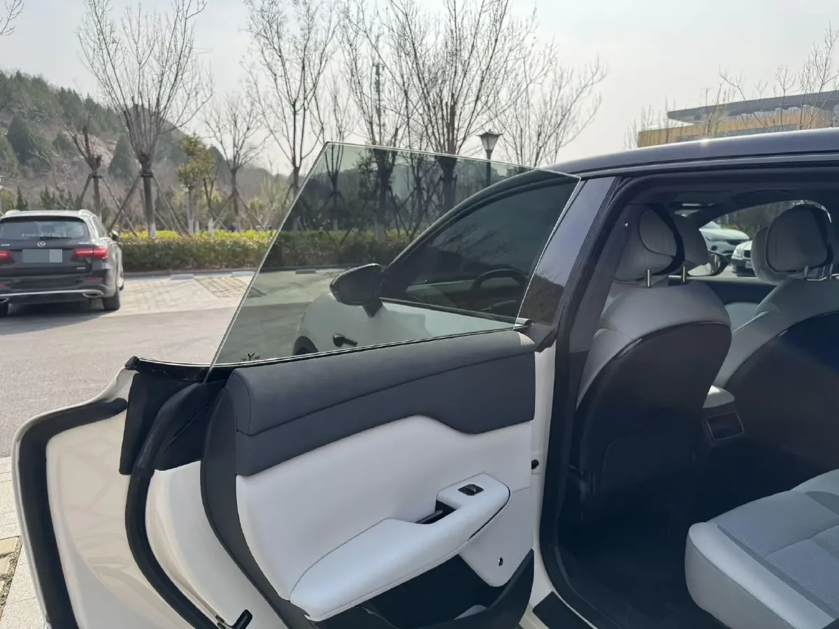 2024 Voyah ZhiYin BEV 109KWH,autocango,china used car exporter,china ev exporter,chinese used car exporter,chinese used ev exporter