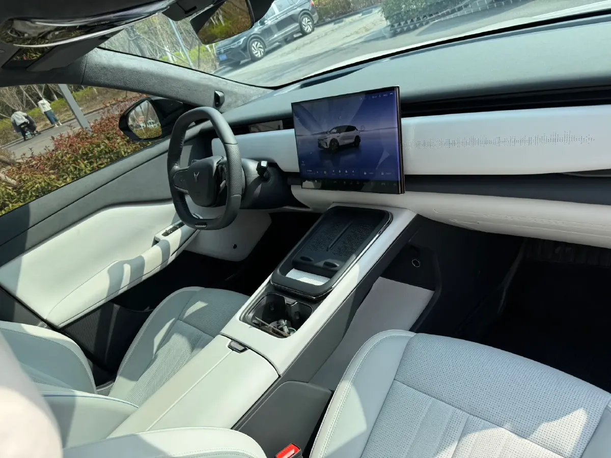 2024 Voyah ZhiYin BEV 109KWH,autocango,china used car exporter,china ev exporter,chinese used car exporter,chinese used ev exporter