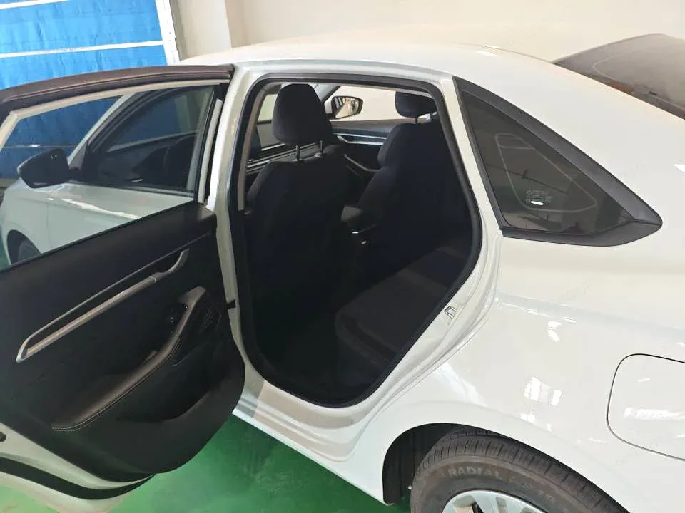 2023 Geely Emgrand 1.5L 127HP L4 5MT,autocango,china used car exporter,china ev exporter,chinese used car exporter,chinese used ev exporter