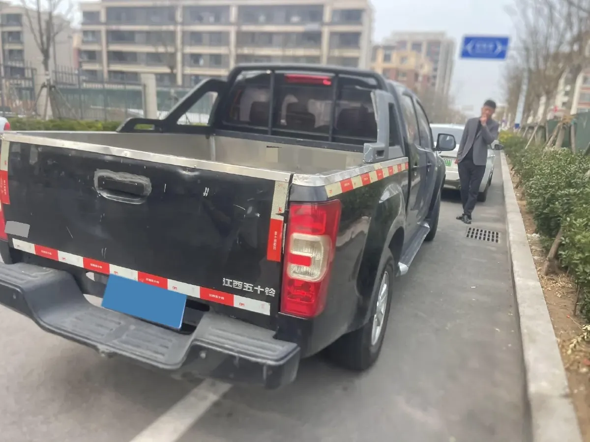 2018 Isuzu RE-MAX Jim 2.8T 116HP L4 5MT,autocango,china used car exporter,china ev exporter,chinese used car exporter,chinese used ev exporter
