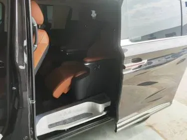 2023 HongQi HQ9 2.0T 252HP L4 8AT,autocango,china used car exporter,china ev exporter,chinese used car exporter,chinese used ev exporter