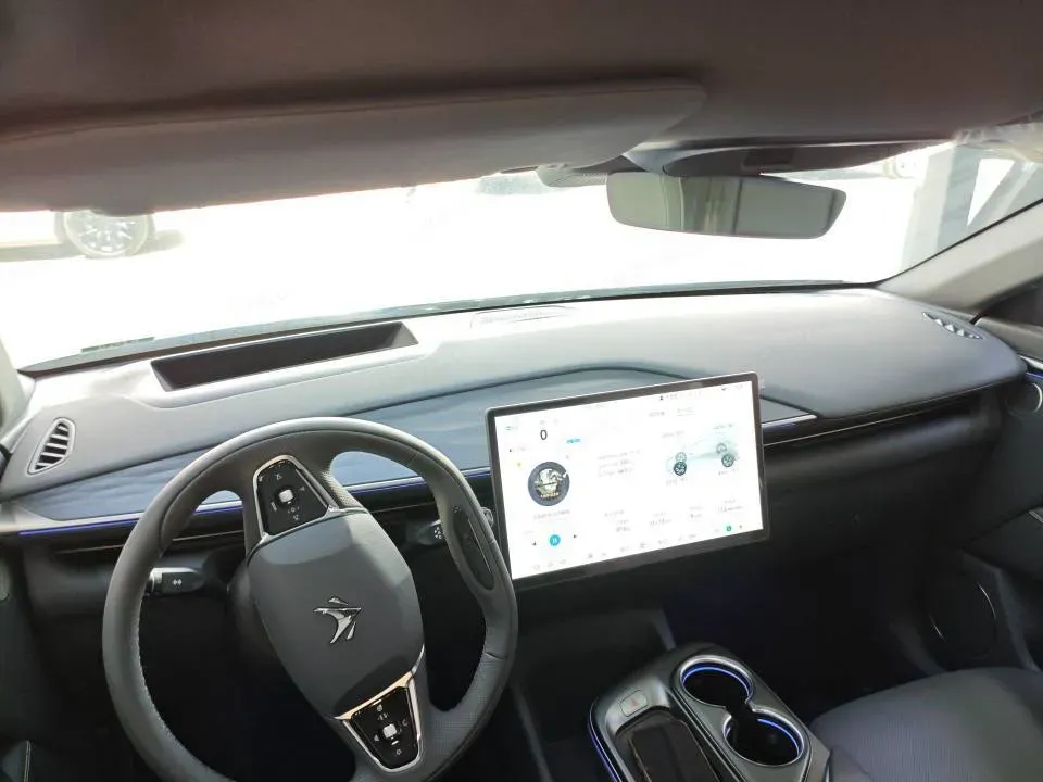 2024 HongQi H5 2.0T 224HP L4 8AT,autocango,china used car exporter,china ev exporter,chinese used car exporter,chinese used ev exporter