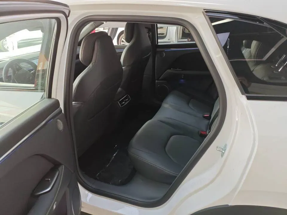 2024 HongQi H5 2.0T 224HP L4 8AT,autocango,china used car exporter,china ev exporter,chinese used car exporter,chinese used ev exporter