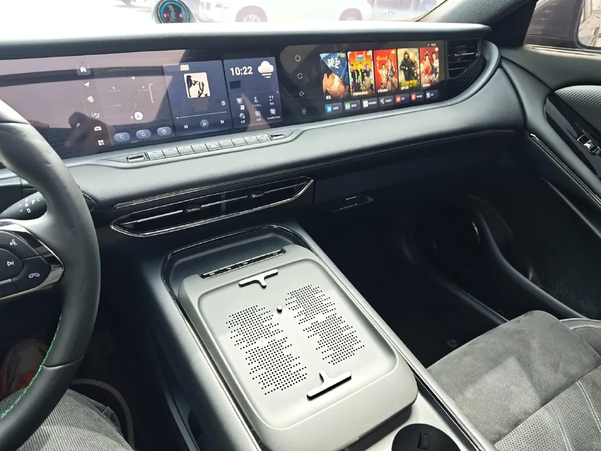 2025 Voyah FREE 1.5T 150HP L4 REEV 43KWH,autocango,china used car exporter,china ev exporter,chinese used car exporter,chinese used ev exporter