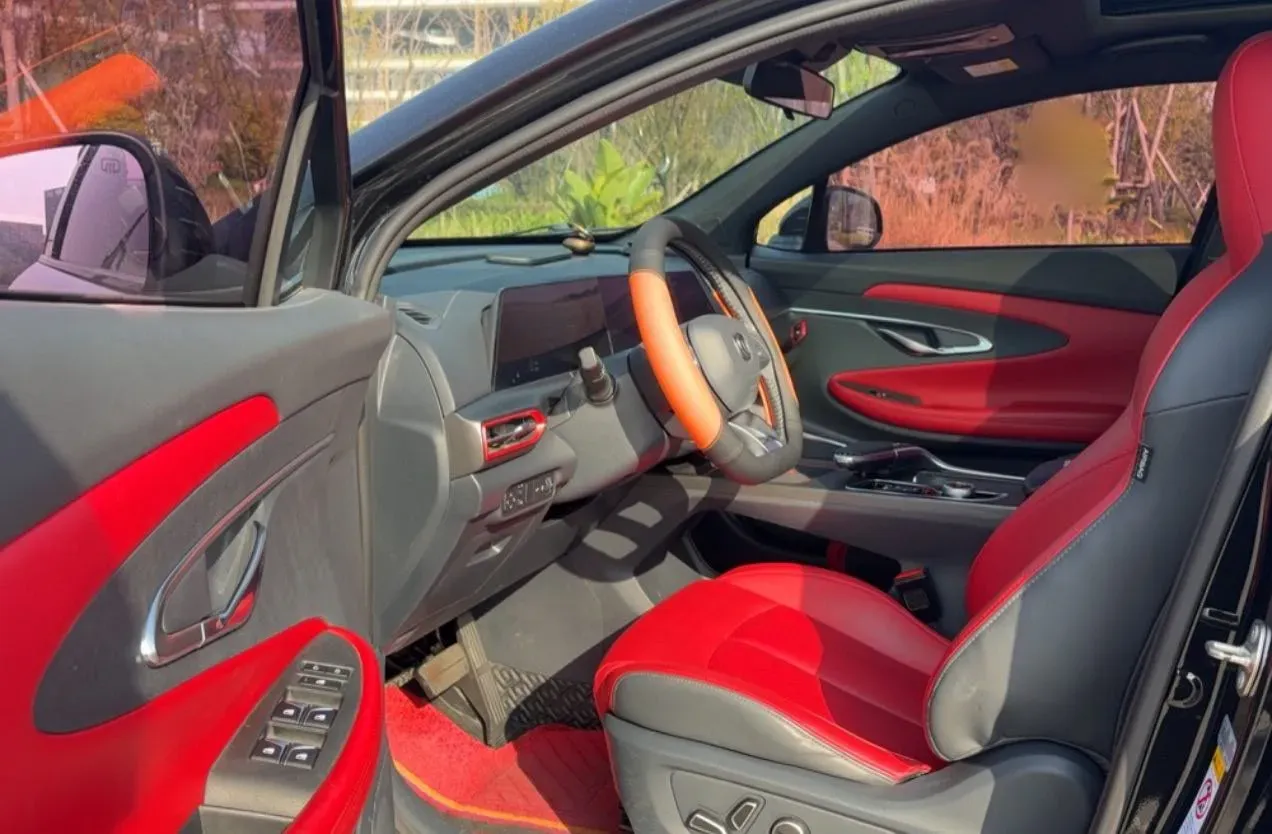 2022 ChangAn UNI-T 1.5T 188HP L4 7DCT,autocango,china used car exporter,china ev exporter,chinese used car exporter,chinese used ev exporter