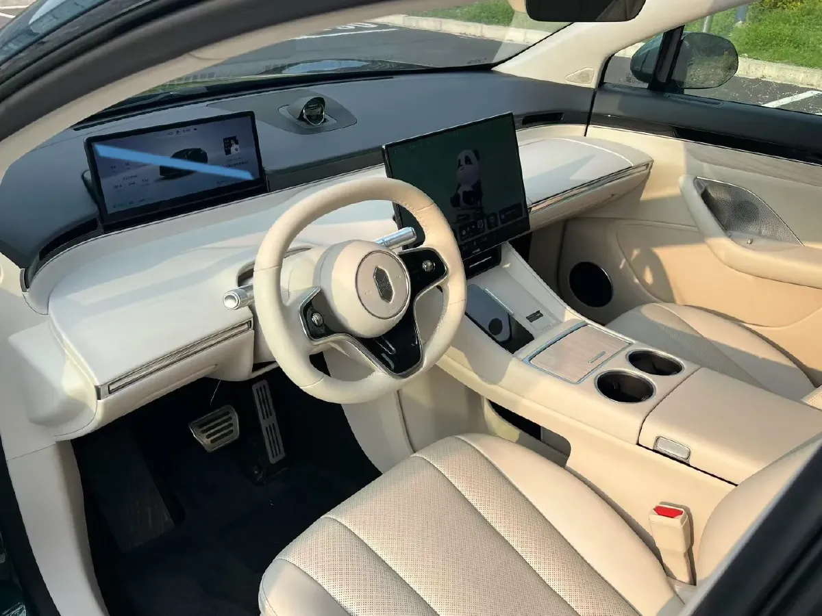 2026 Luxeed R7 REEV 156HP REEV,autocango,china used car exporter,china ev exporter,chinese used car exporter,chinese used ev exporter