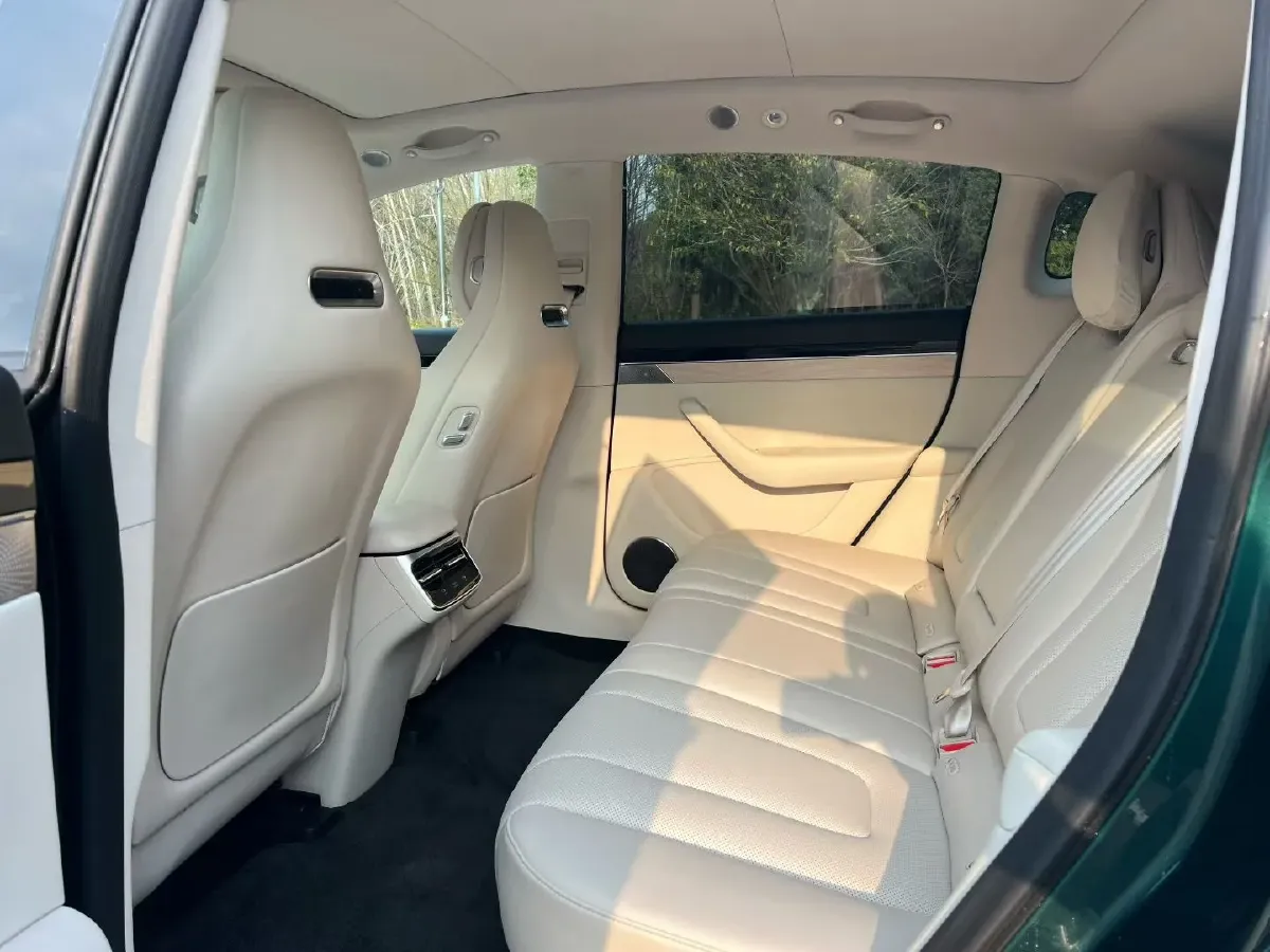 2026 Luxeed R7 REEV 156HP REEV,autocango,china used car exporter,china ev exporter,chinese used car exporter,chinese used ev exporter