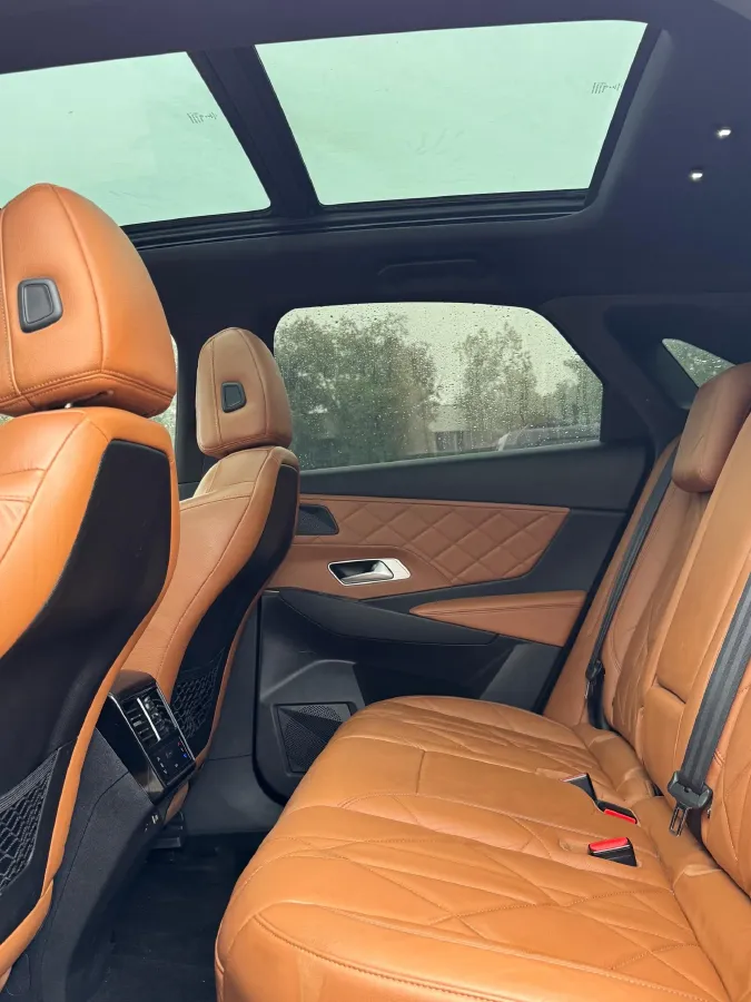 2018 DS 7 1.6T 220HP L4 8AT,autocango,china used car exporter,china ev exporter,chinese used car exporter,chinese used ev exporter