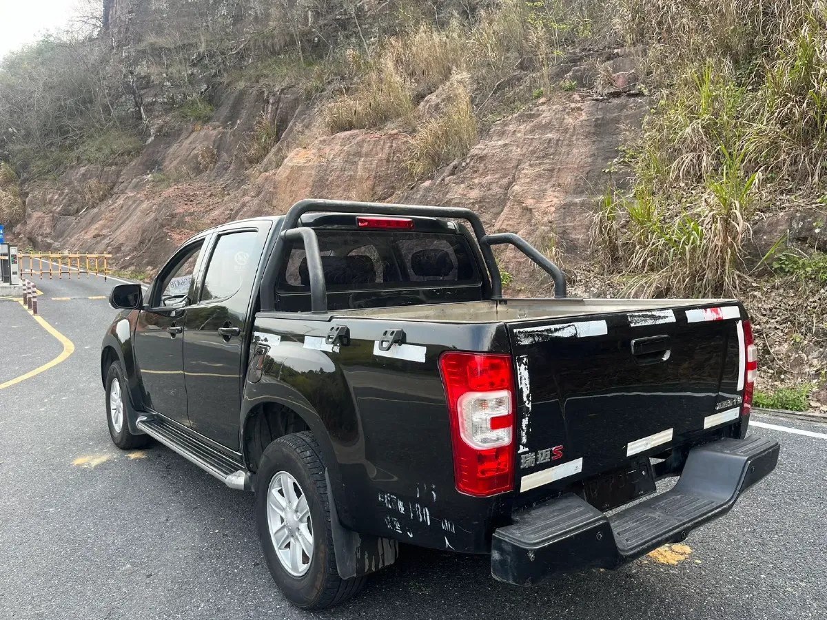 2022 Isuzu RE-MAX Jim 2.8T 120HP L4 5MT,autocango,china used car exporter,china ev exporter,chinese used car exporter,chinese used ev exporter