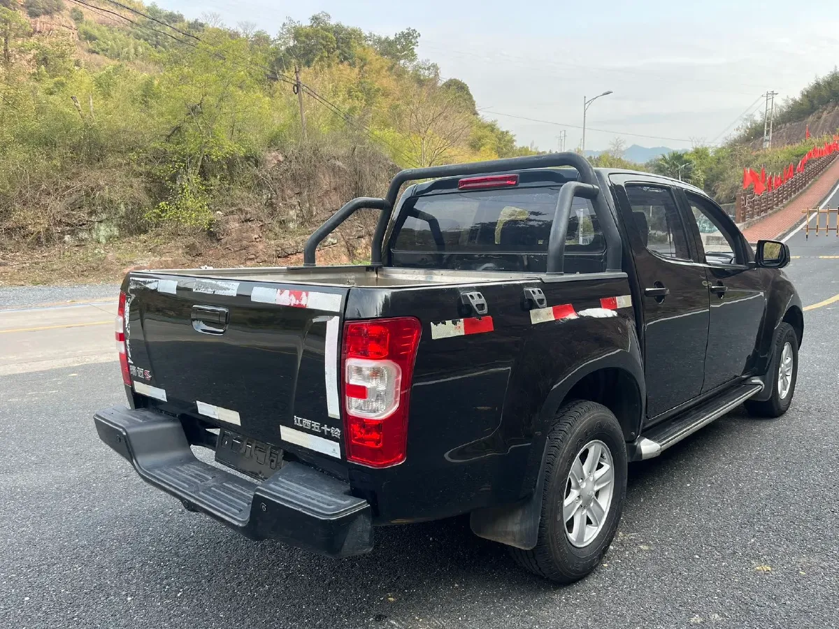 2022 Isuzu RE-MAX Jim 2.8T 120HP L4 5MT,autocango,china used car exporter,china ev exporter,chinese used car exporter,chinese used ev exporter