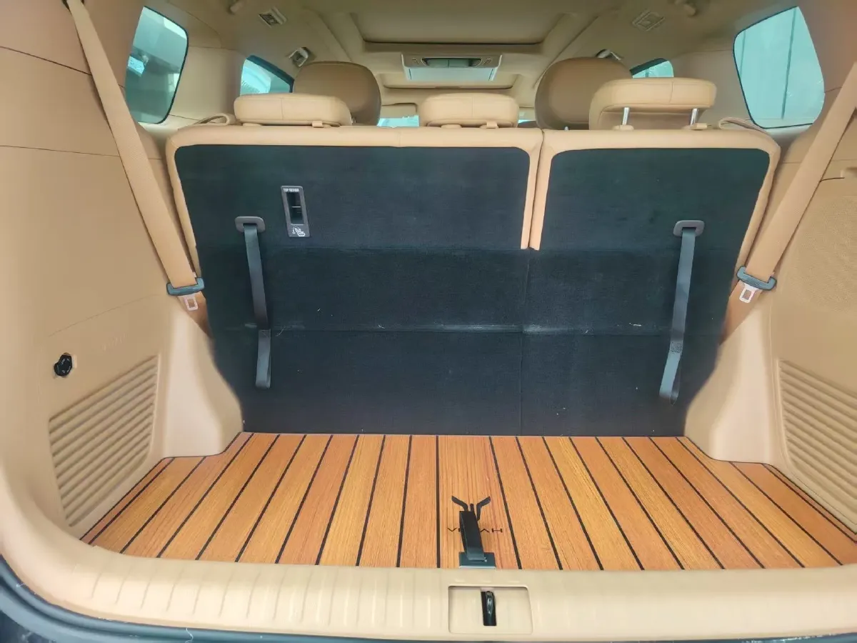 2024 Voyah Dream 1.5T 150HP L4 PHEV 43KWH,autocango,china used car exporter,china ev exporter,chinese used car exporter,chinese used ev exporter