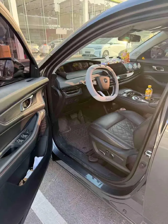 2021 ChangAn UNI-K 2.0T 233HP L4 8AT,autocango,china used car exporter,china ev exporter,chinese used car exporter,chinese used ev exporter