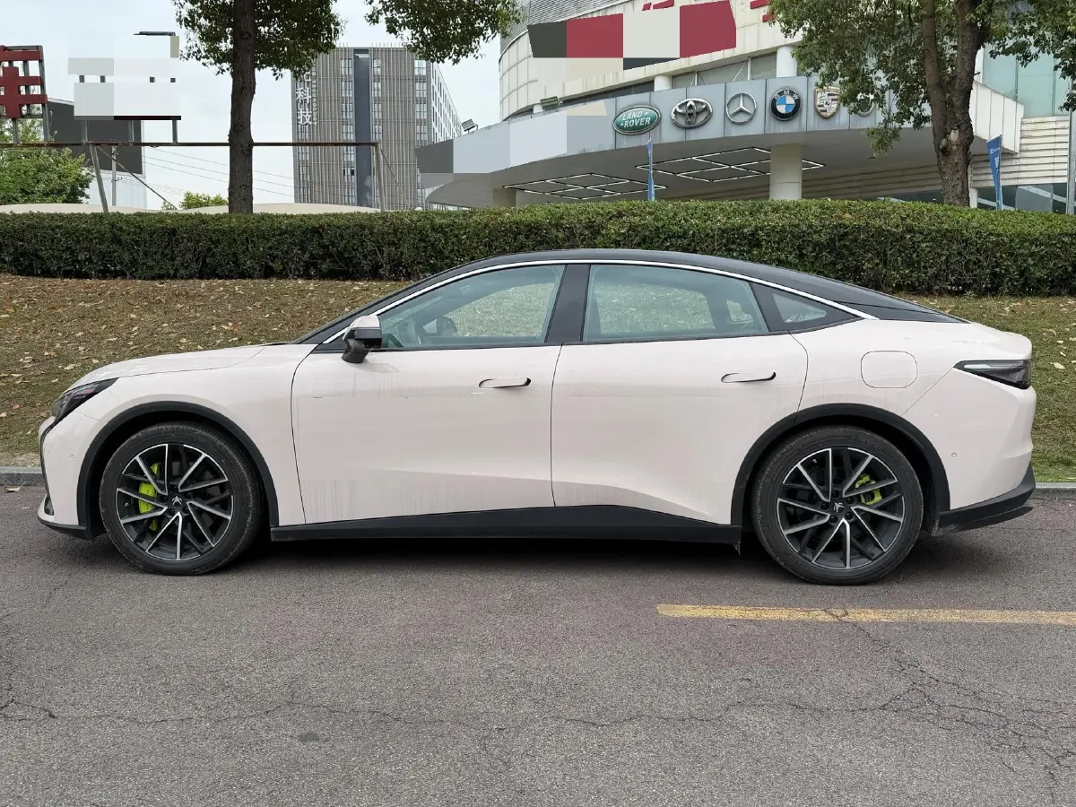 2025 ARCFOX αS5 BEV,autocango,china used car exporter,china ev exporter,chinese used car exporter,chinese used ev exporter