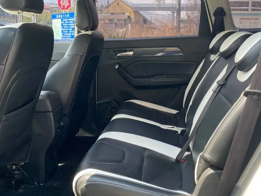 2017 BAIC WeiWang M60 1.5L 116HP L4 5MT,autocango,china used car exporter,china ev exporter,chinese used car exporter,chinese used ev exporter