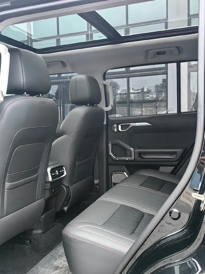 2023 Jetour Traveller 2.0T 254HP L4 7DCT,autocango,china used car exporter,china ev exporter,chinese used car exporter,chinese used ev exporter