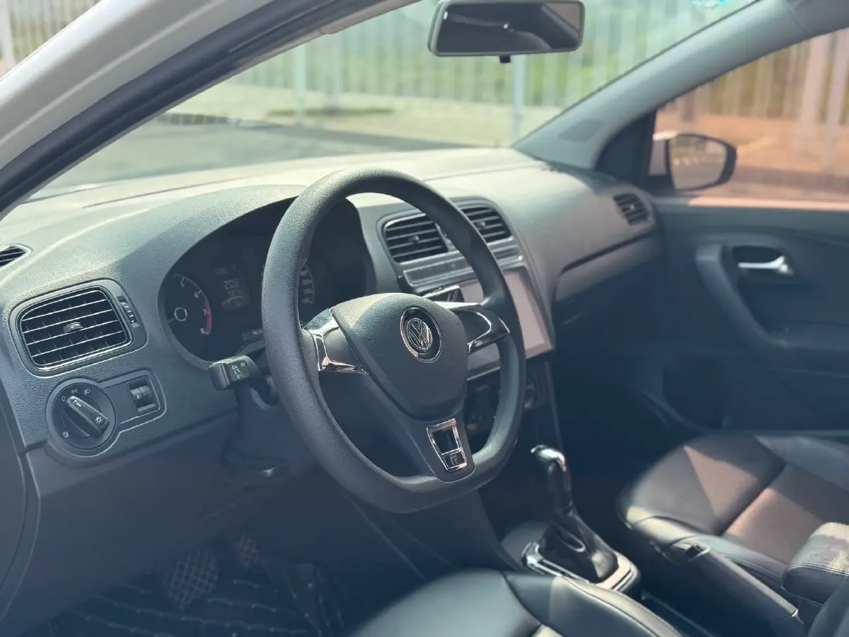 2016 Volkswagen Polo 1.4L 90HP L4 6AT,autocango,china used car exporter,china ev exporter,chinese used car exporter,chinese used ev exporter