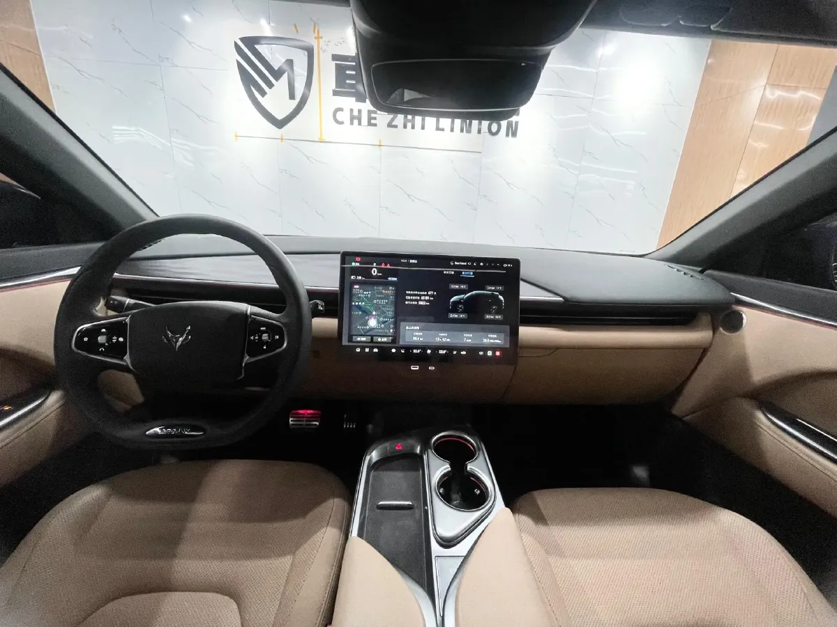 2024 HongQi H5 2.0T 224HP L4 8AT,autocango,china used car exporter,china ev exporter,chinese used car exporter,chinese used ev exporter