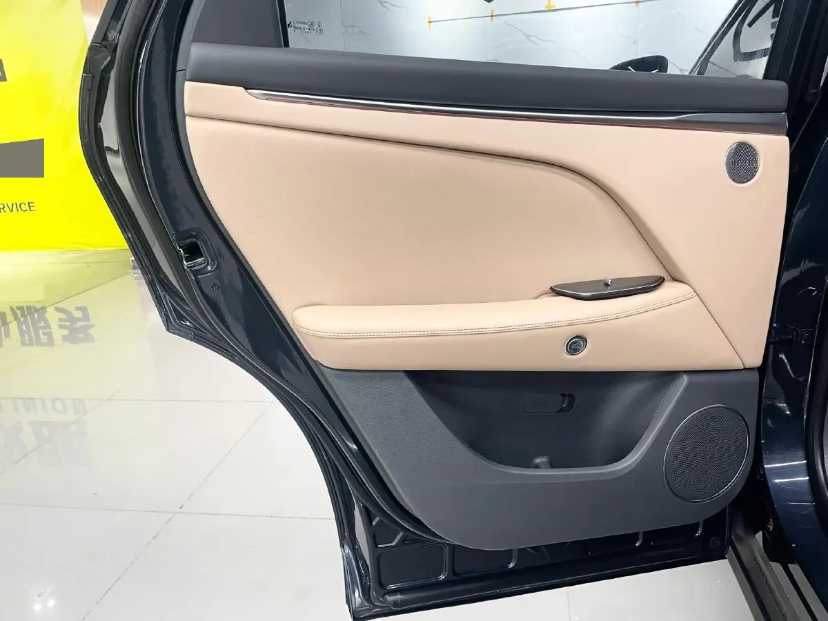 2024 HongQi H5 2.0T 224HP L4 8AT,autocango,china used car exporter,china ev exporter,chinese used car exporter,chinese used ev exporter