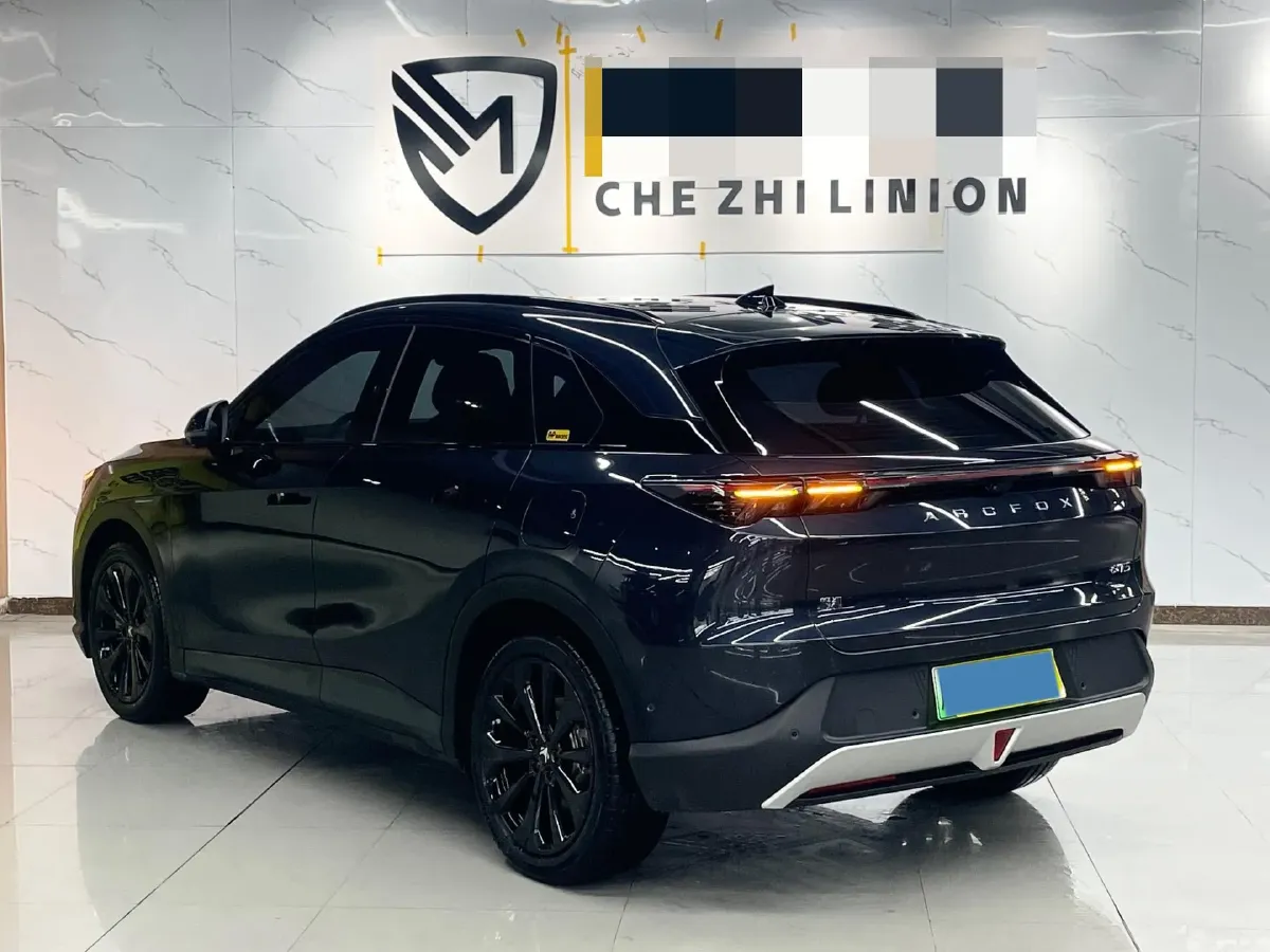 2024 HongQi H5 2.0T 224HP L4 8AT,autocango,china used car exporter,china ev exporter,chinese used car exporter,chinese used ev exporter