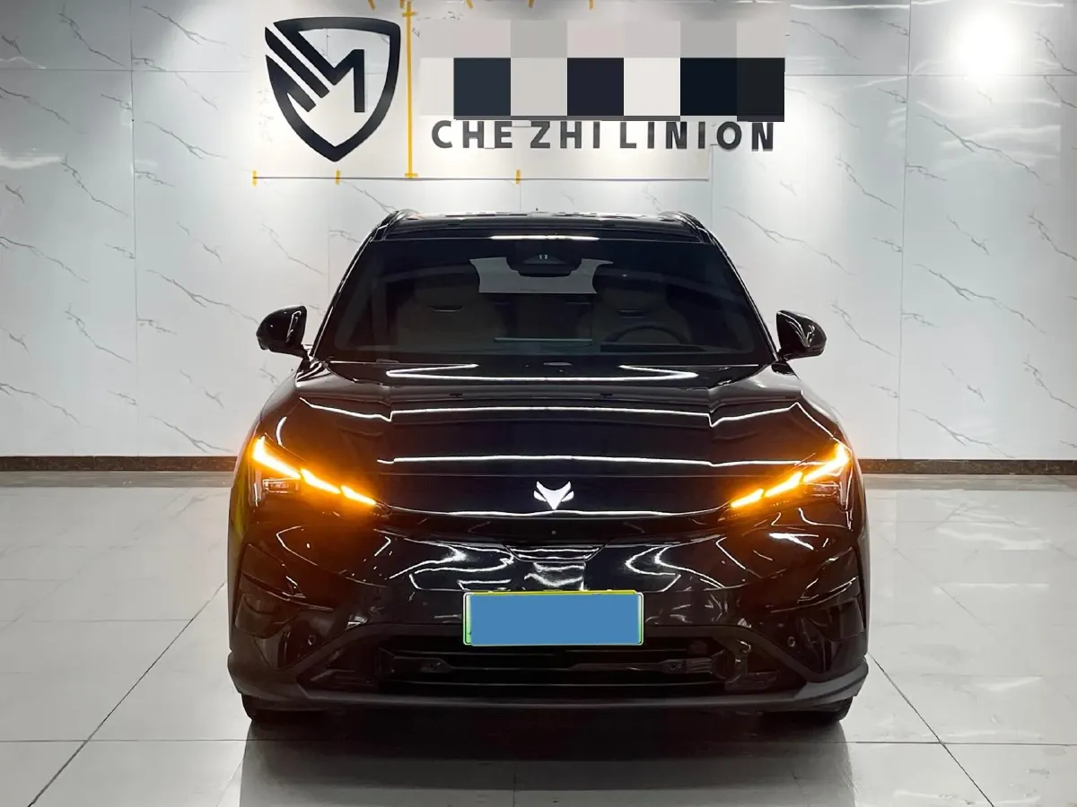 2024 HongQi H5 2.0T 224HP L4 8AT,autocango,china used car exporter,china ev exporter,chinese used car exporter,chinese used ev exporter