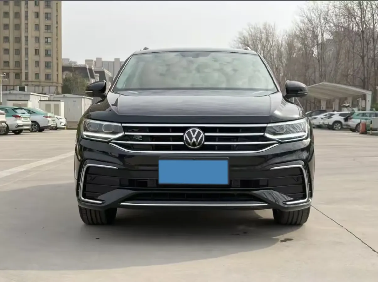 2024 Volkswagen Tiguan L 2.0T 186HP L4 7DCT,autocango,china used car exporter,china ev exporter,chinese used car exporter,chinese used ev exporter