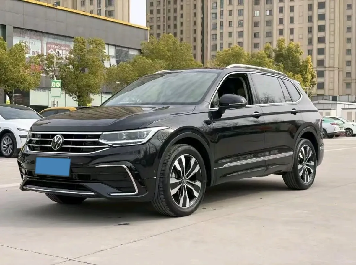 2024 Volkswagen Tiguan L 2.0T 186HP L4 7DCT,autocango,china used car exporter,china ev exporter,chinese used car exporter,chinese used ev exporter