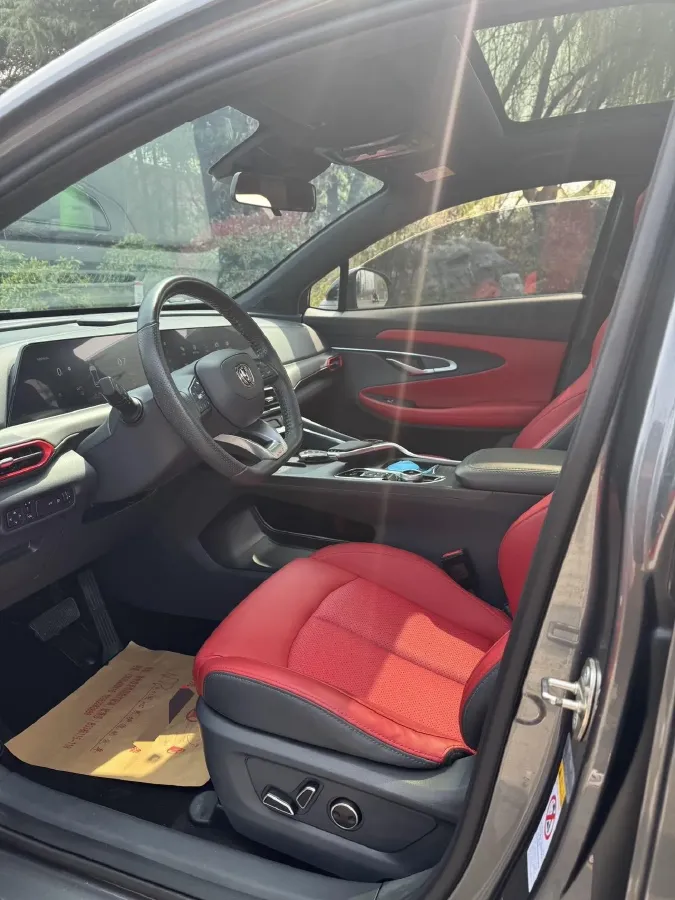 2021 ChangAn UNI-T 1.5T 180HP L4 7DCT,autocango,china used car exporter,china ev exporter,chinese used car exporter,chinese used ev exporter