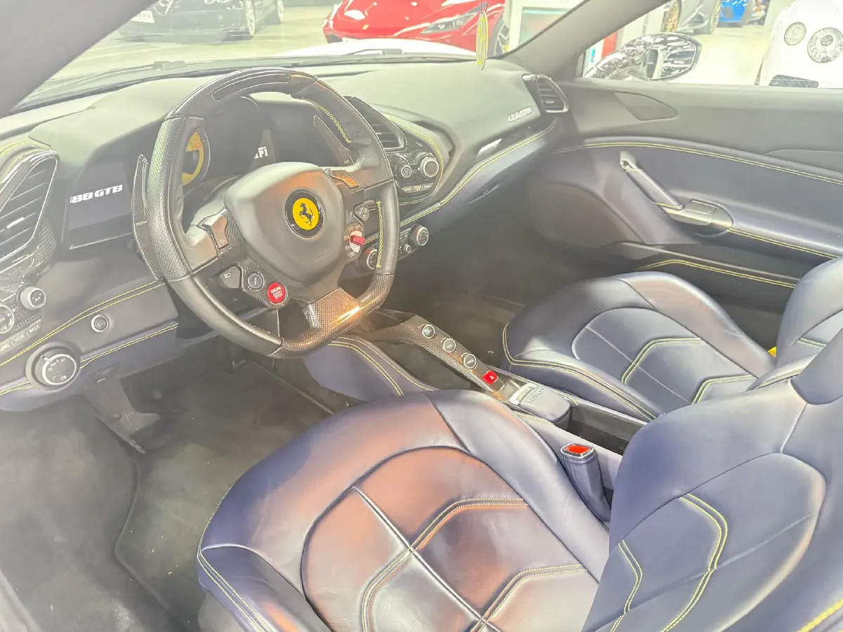 2015 Ferrari 488 3.9T 670HP V8 7DCT,autocango,china used car exporter,china ev exporter,chinese used car exporter,chinese used ev exporter