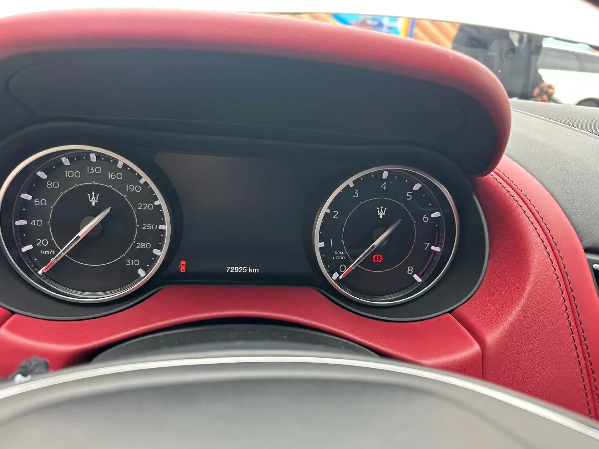 2022 Maserati Levante 2.0T 330HP L4 8AT,autocango,china used car exporter,china ev exporter,chinese used car exporter,chinese used ev exporter