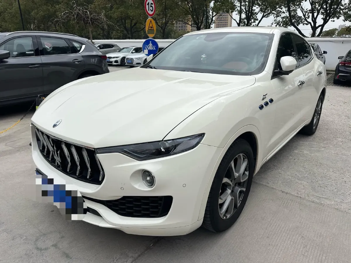 2022 Maserati Levante 2.0T 330HP L4 8AT,autocango,china used car exporter,china ev exporter,chinese used car exporter,chinese used ev exporter