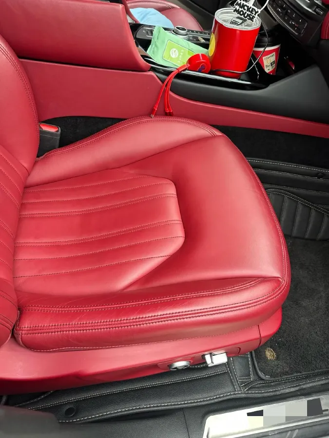 2022 Maserati Levante 2.0T 330HP L4 8AT,autocango,china used car exporter,china ev exporter,chinese used car exporter,chinese used ev exporter