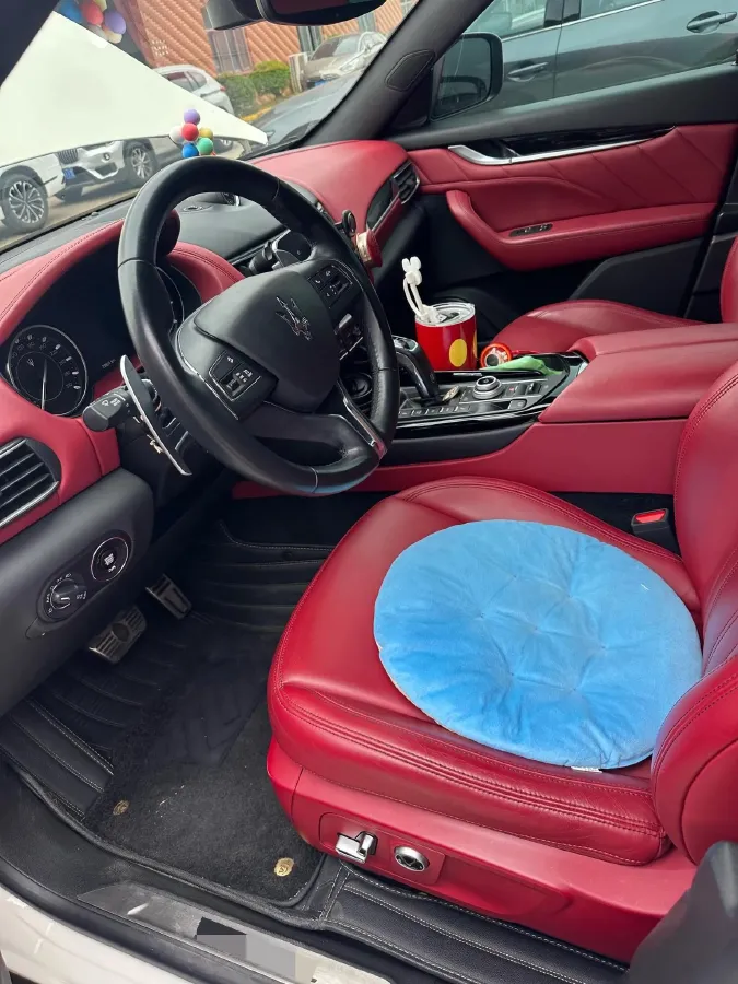 2022 Maserati Levante 2.0T 330HP L4 8AT,autocango,china used car exporter,china ev exporter,chinese used car exporter,chinese used ev exporter