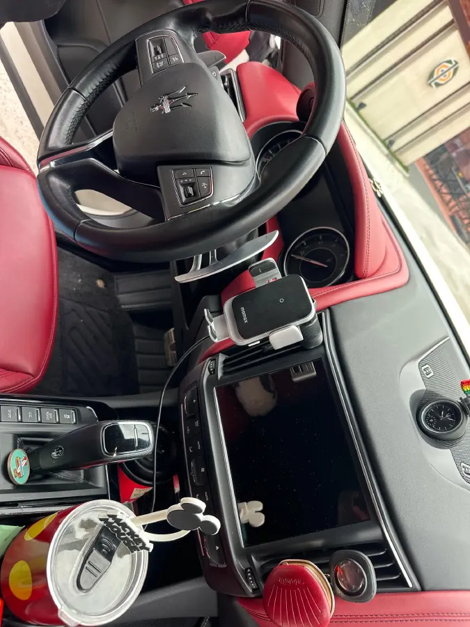 2022 Maserati Levante 2.0T 330HP L4 8AT,autocango,china used car exporter,china ev exporter,chinese used car exporter,chinese used ev exporter