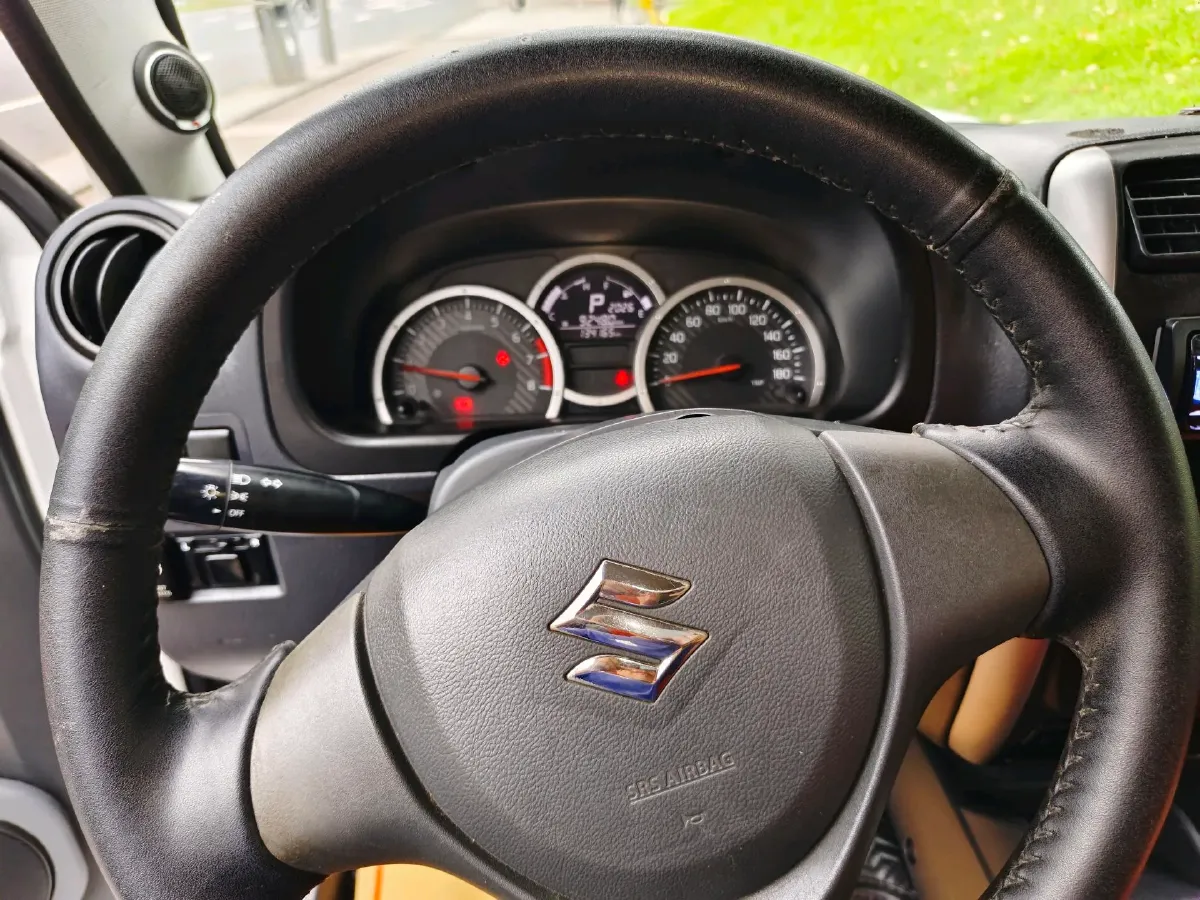 2015 Suzuki Jimny 1.3L 85HP L4 4AT,autocango,china used car exporter,china ev exporter,chinese used car exporter,chinese used ev exporter