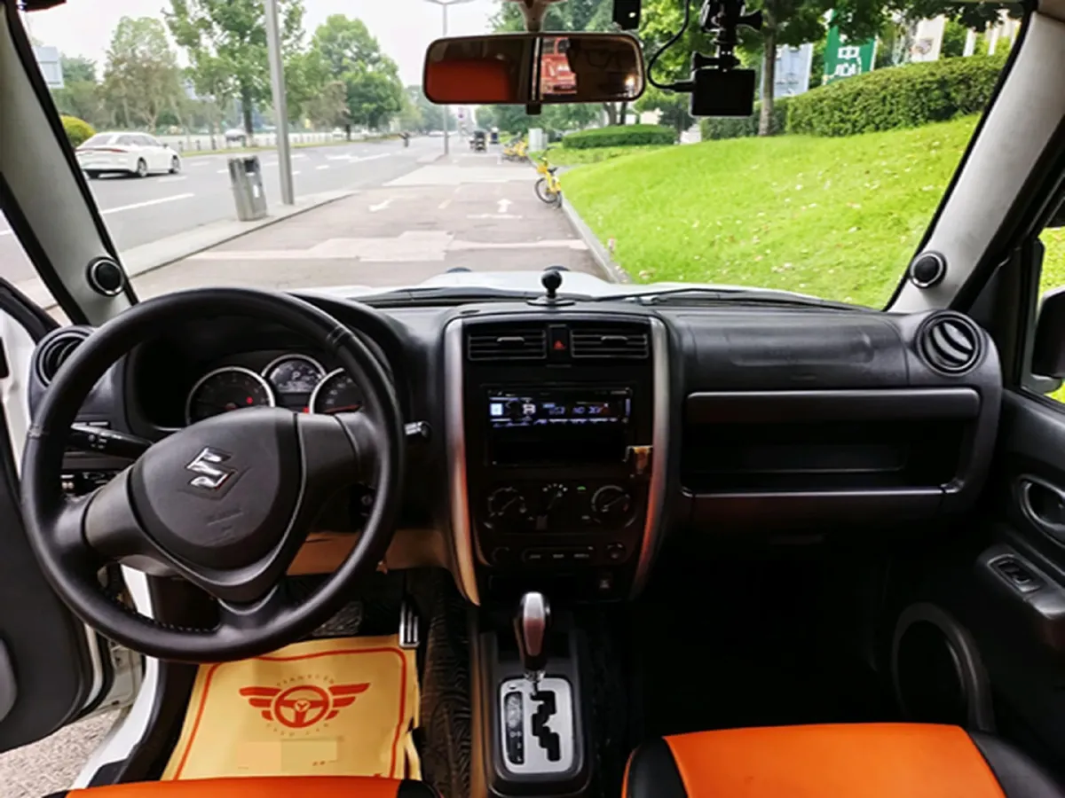 2015 Suzuki Jimny 1.3L 85HP L4 4AT,autocango,china used car exporter,china ev exporter,chinese used car exporter,chinese used ev exporter