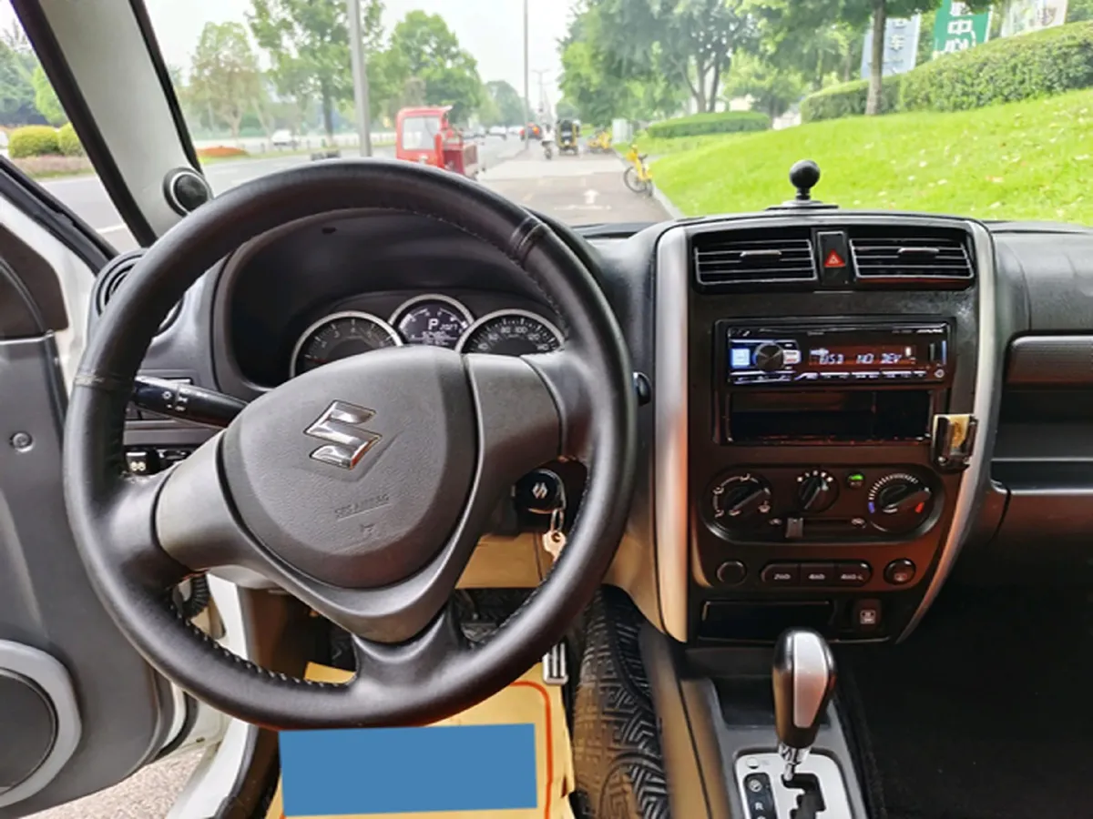 2015 Suzuki Jimny 1.3L 85HP L4 4AT,autocango,china used car exporter,china ev exporter,chinese used car exporter,chinese used ev exporter