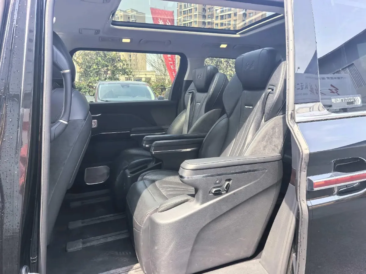 2023 HongQi HQ9 2.0T 252HP L4 8AT,autocango,china used car exporter,china ev exporter,chinese used car exporter,chinese used ev exporter