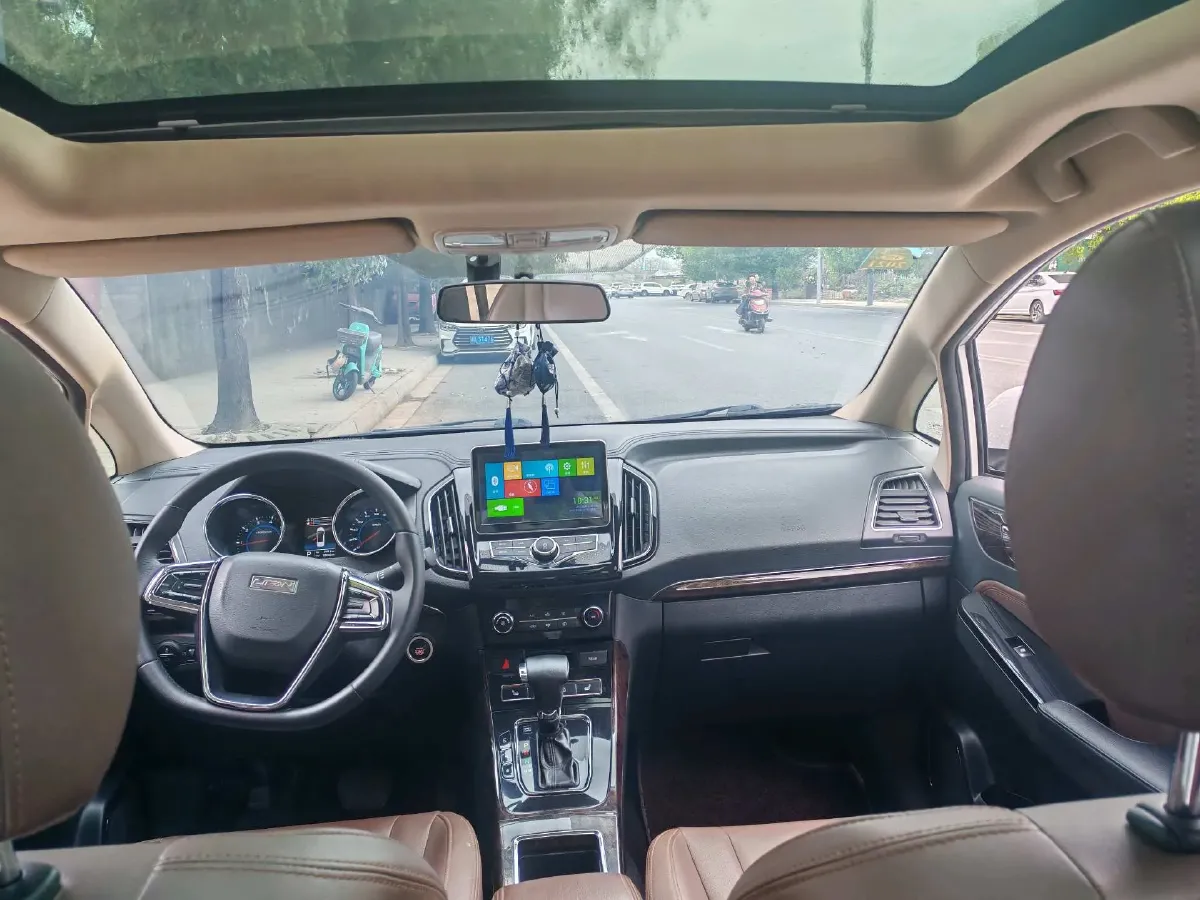 2017 LiFan XuanLang 2.0L 141HP L4 CVT,autocango,china used car exporter,china ev exporter,chinese used car exporter,chinese used ev exporter