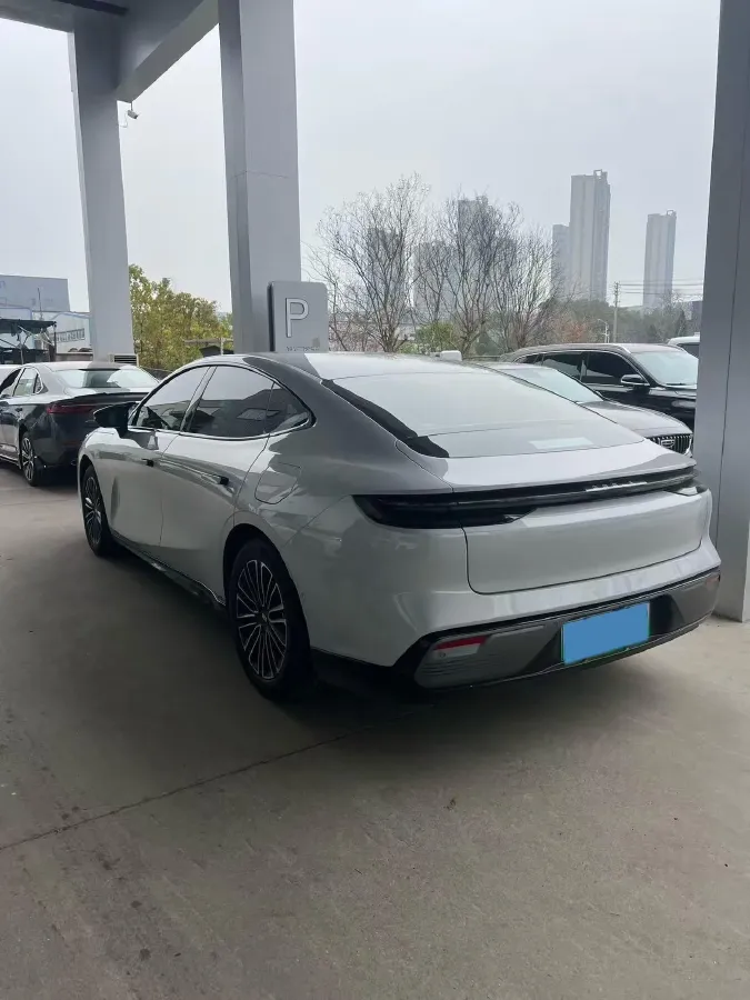 2025 Geely Galaxy Starshine 8 1.5L 112HP L4 1DHT PHEV,autocango,china used car exporter,china ev exporter,chinese used car exporter,chinese used ev exporter