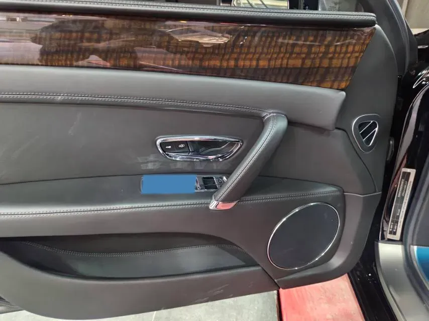 2016 Bentley Flying Spur 4.0T 507HP V8 8AT,autocango,china used car exporter,china ev exporter,chinese used car exporter,chinese used ev exporter