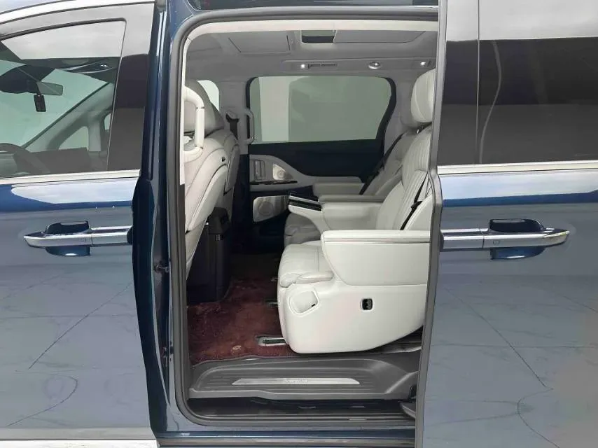 2025 Voyah Dream 1.5T 150HP L4 PHEV 41.7KWH,autocango,china used car exporter,china ev exporter,chinese used car exporter,chinese used ev exporter