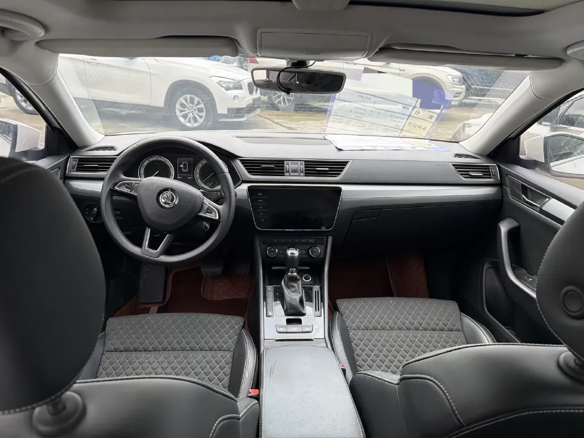 2018 Skoda Superb 1.8T 180HP L4 7DCT,autocango,china used car exporter,china ev exporter,chinese used car exporter,chinese used ev exporter