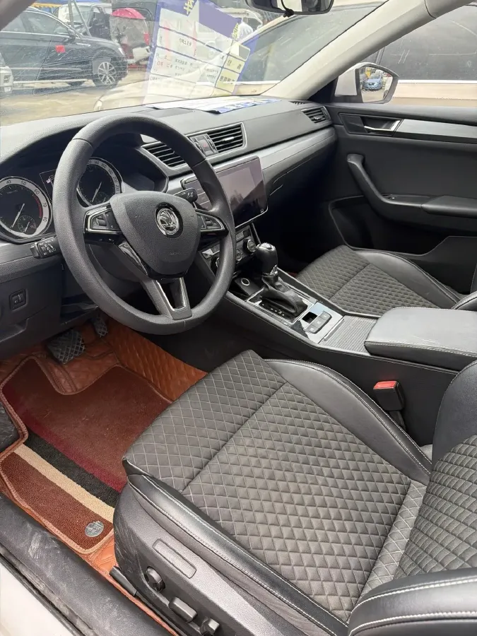 2018 Skoda Superb 1.8T 180HP L4 7DCT,autocango,china used car exporter,china ev exporter,chinese used car exporter,chinese used ev exporter