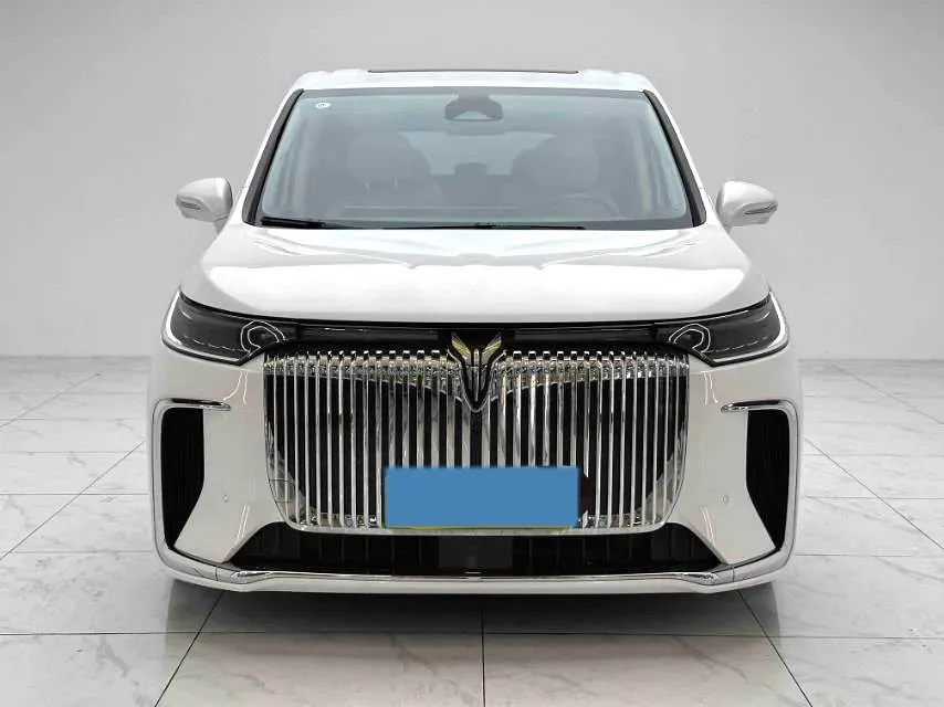 2025 Voyah Dream BEV 108.7KWH,autocango,china used car exporter,china ev exporter,chinese used car exporter,chinese used ev exporter