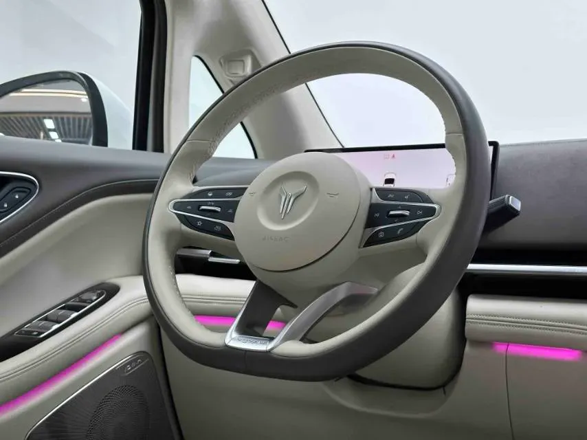 2025 Voyah Dream BEV 108.7KWH,autocango,china used car exporter,china ev exporter,chinese used car exporter,chinese used ev exporter