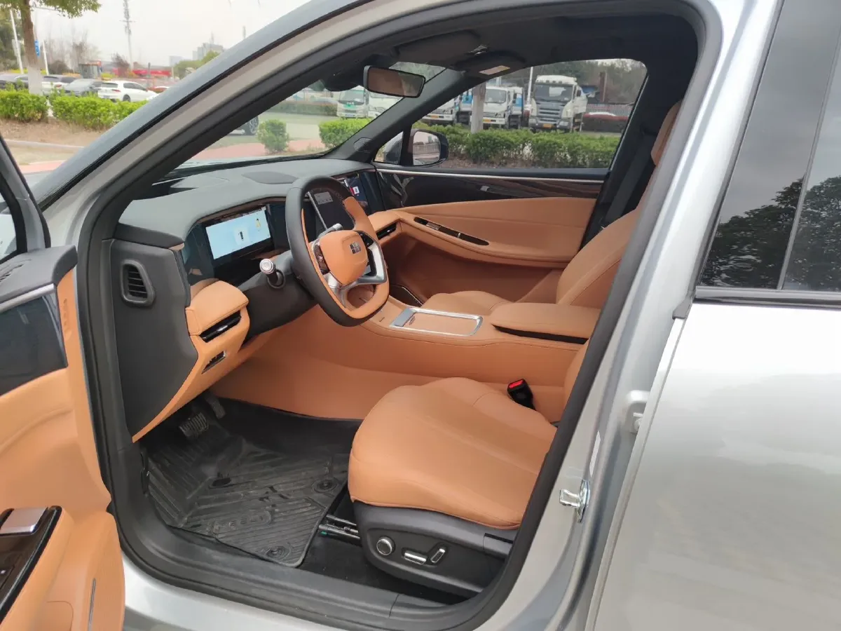 2025 Geely Galaxy L7 1.5L 112HP L4 1DHT PHEV 18.4KWH,autocango,china used car exporter,china ev exporter,chinese used car exporter,chinese used ev exporter